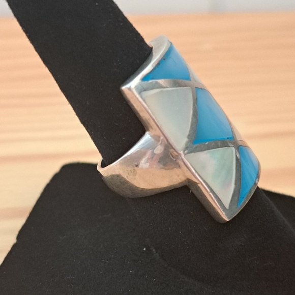 Mozaic Mother of Pearl Silver Ring - Picture 2 of 4